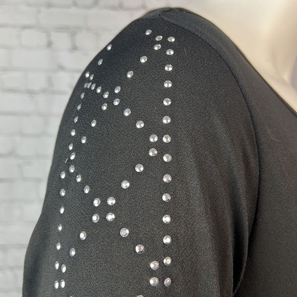 Belldini Black & Silver Studded Long Sleeve Top Plus Size 1X - Picture 4 of 6